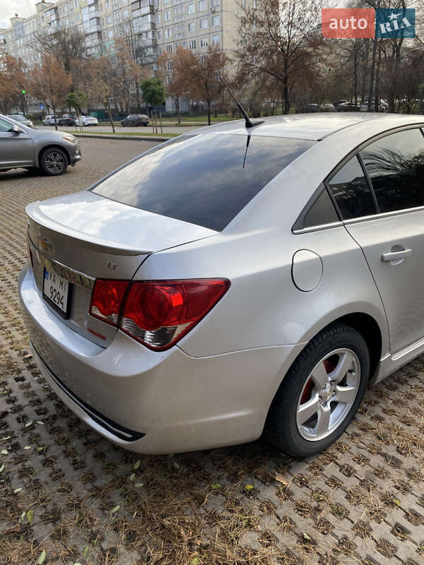 Седан Chevrolet Cruze 2014 в Киеве