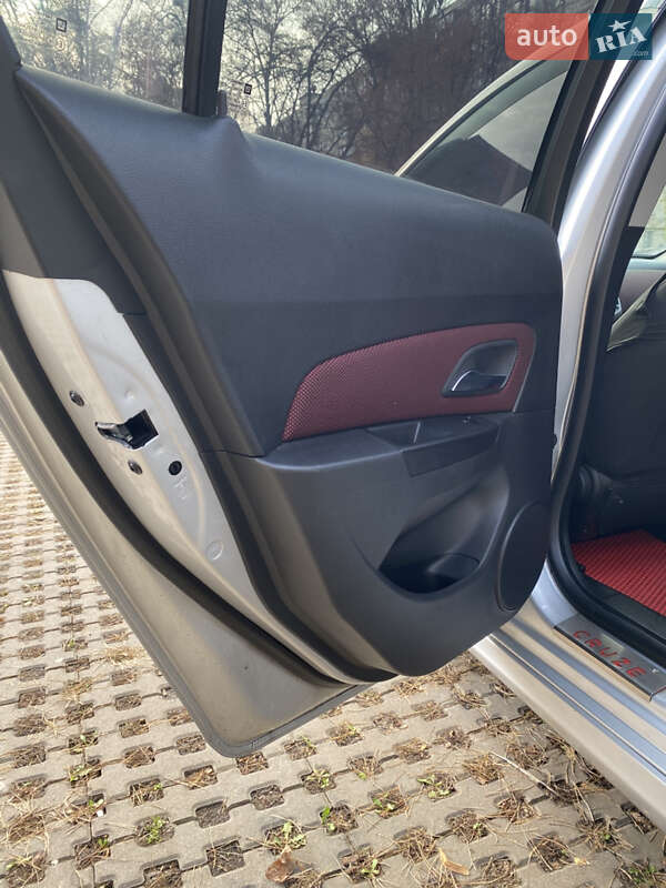 Седан Chevrolet Cruze 2014 в Киеве