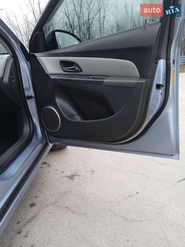 Седан Chevrolet Cruze 2010 в Богуславе