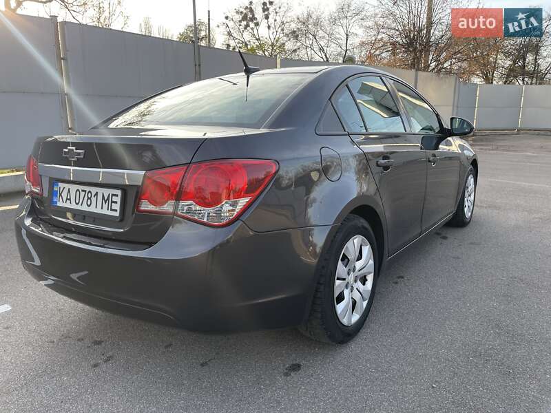 Седан Chevrolet Cruze 2014 в Киеве