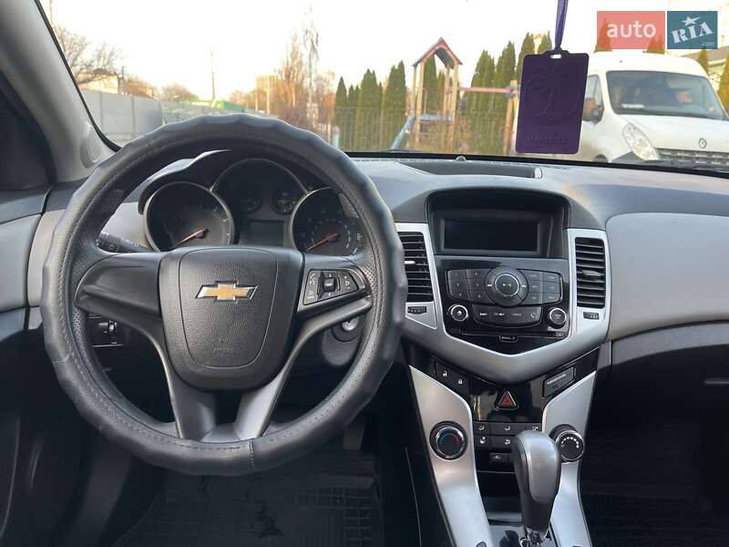 Седан Chevrolet Cruze 2014 в Киеве