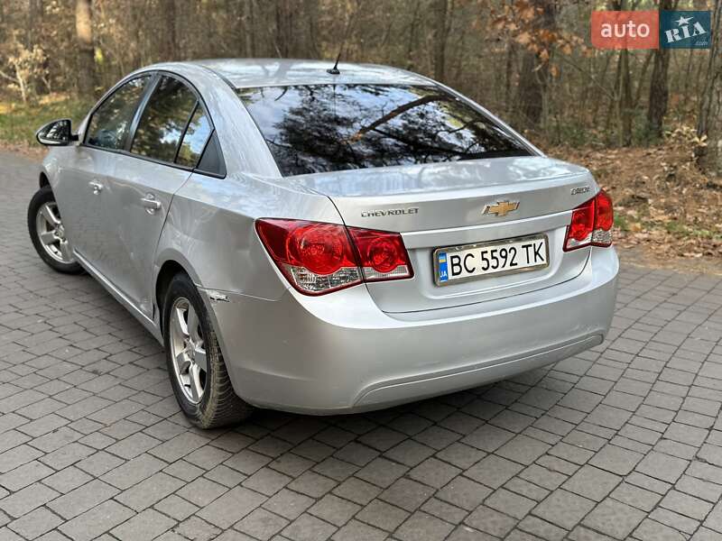 Седан Chevrolet Cruze 2012 в Львові