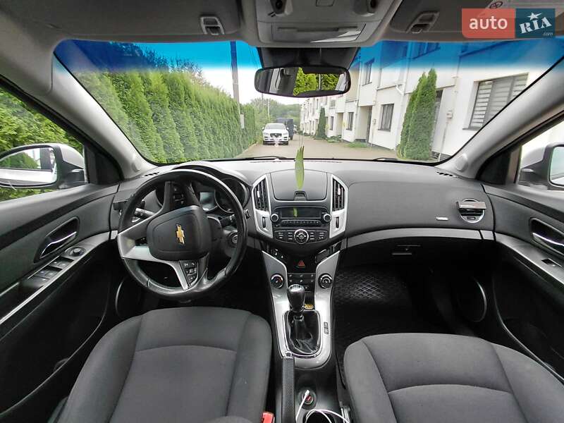 Хэтчбек Chevrolet Cruze 2012 в Львове