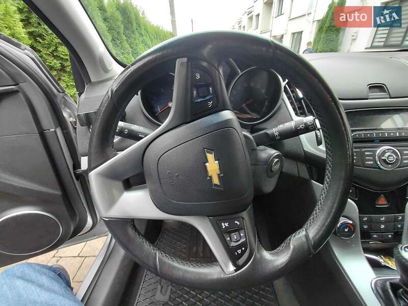 Хэтчбек Chevrolet Cruze 2012 в Львове
