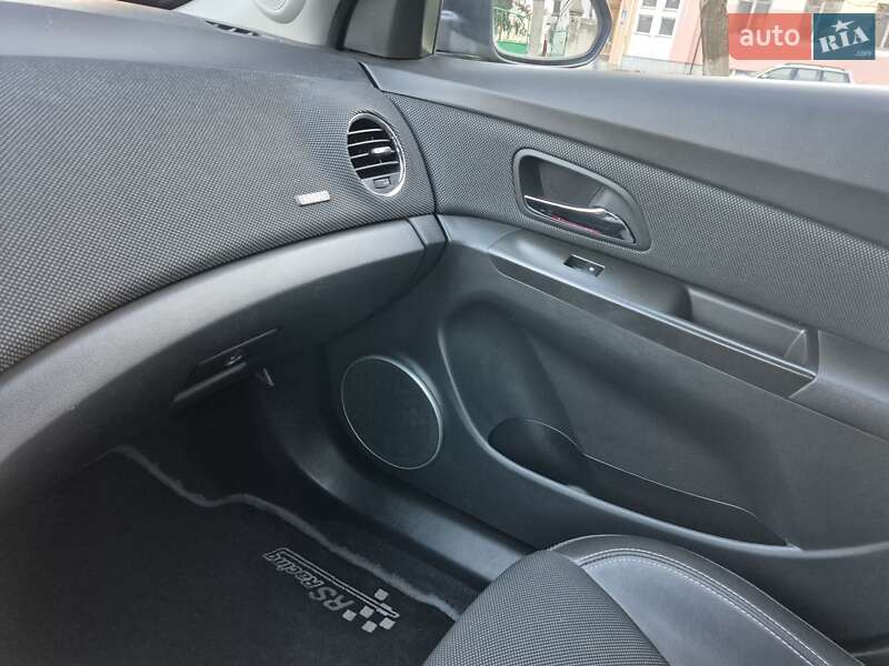 Универсал Chevrolet Cruze 2013 в Ровно фото 26 Универсал Chevrolet Cruze 2013 в Ровно
