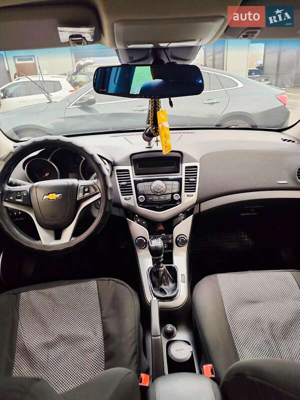 Хэтчбек Chevrolet Cruze 2012 в Киеве фото 9 Хэтчбек Chevrolet Cruze 2012 в Киеве
