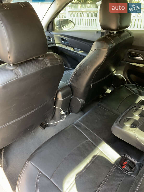 Седан Chevrolet Cruze 2014 в Львове