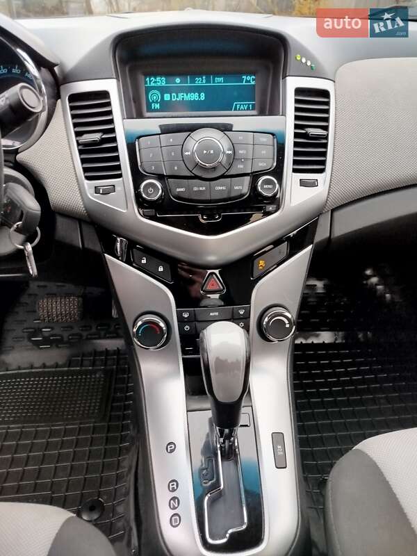Седан Chevrolet Cruze 2011 в Буче