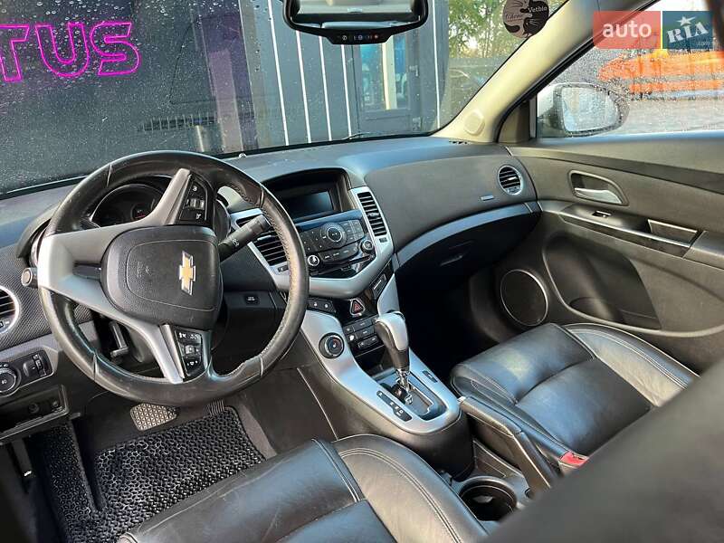 Седан Chevrolet Cruze 2011 в Ровно