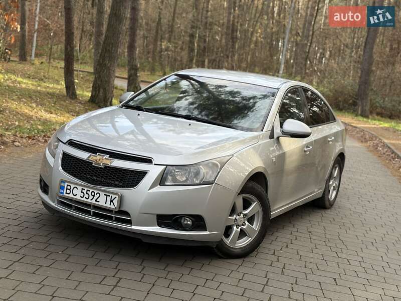 Седан Chevrolet Cruze 2012 в Львові