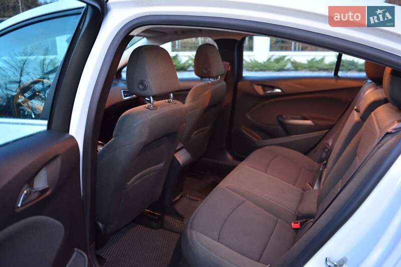 Седан Chevrolet Cruze 2016 в Ровно