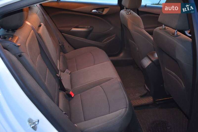 Седан Chevrolet Cruze 2016 в Ровно