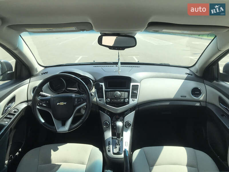 Седан Chevrolet Cruze 2012 в Ровно