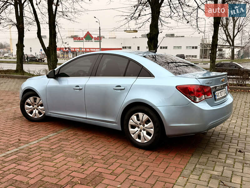 Седан Chevrolet Cruze 2011 в Харькове