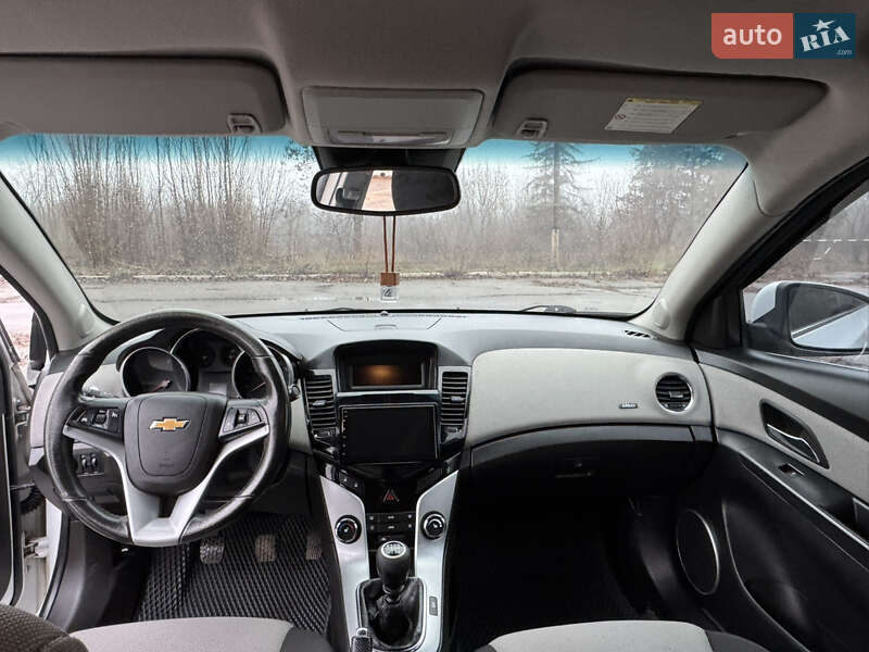 Седан Chevrolet Cruze 2010 в Кривом Роге
