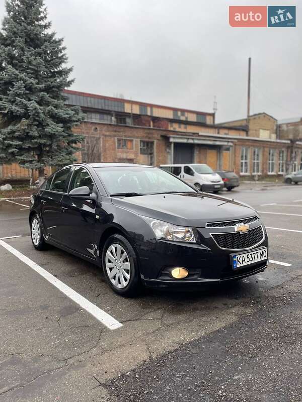 Седан Chevrolet Cruze 2010 в Киеве