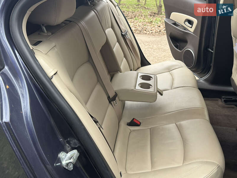 Седан Chevrolet Cruze 2014 в Одессе фото 51 Седан Chevrolet Cruze 2014 в Одессе