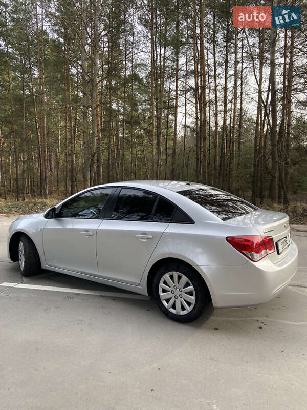 Седан Chevrolet Cruze 2012 в Шепетівці