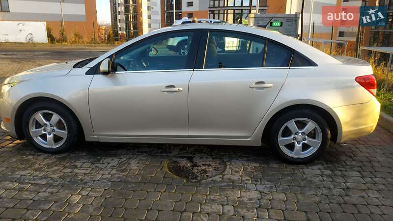 Седан Chevrolet Cruze 2014 в Івано-Франківську