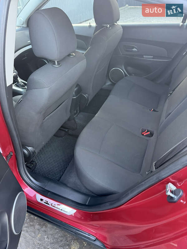 Седан Chevrolet Cruze 2012 в Івано-Франківську