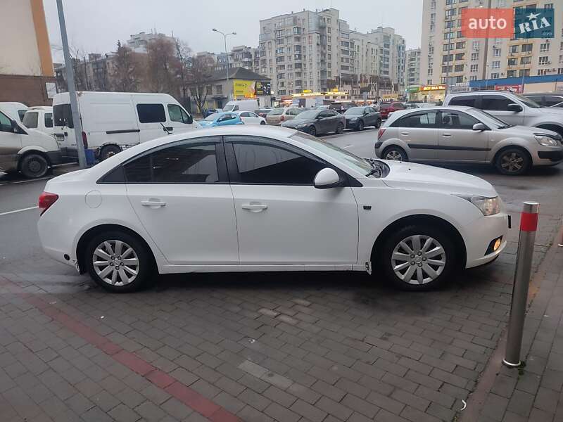 Седан Chevrolet Cruze 2012 в Києві