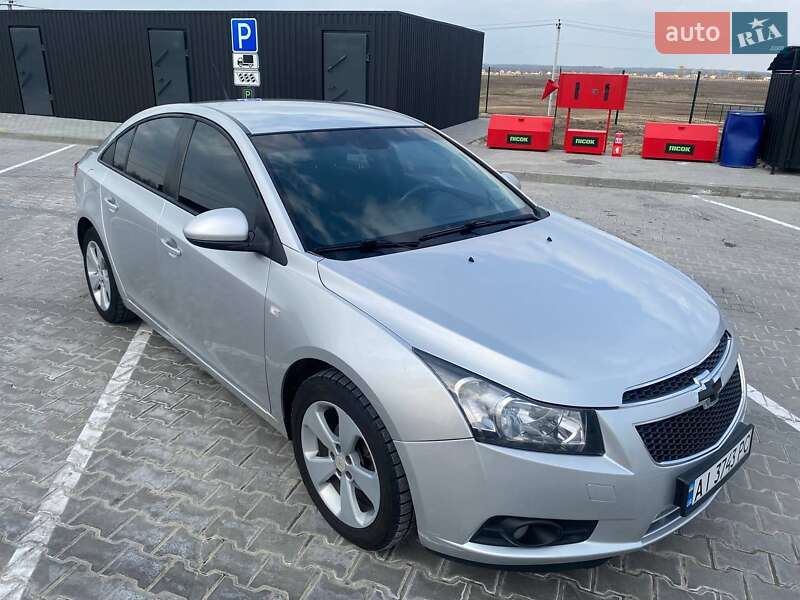 Седан Chevrolet Cruze 2011 в Бучі