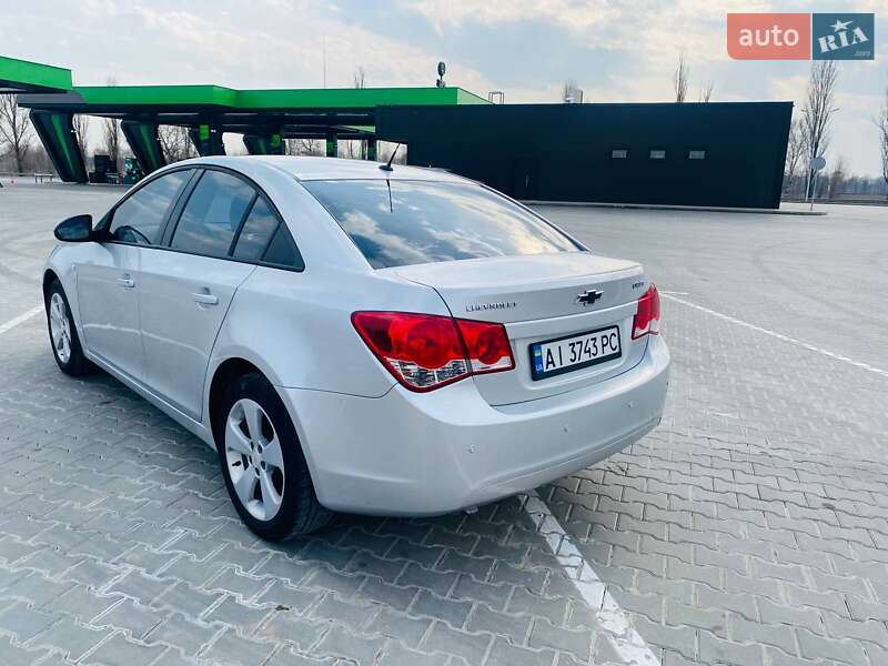 Седан Chevrolet Cruze 2011 в Бучі