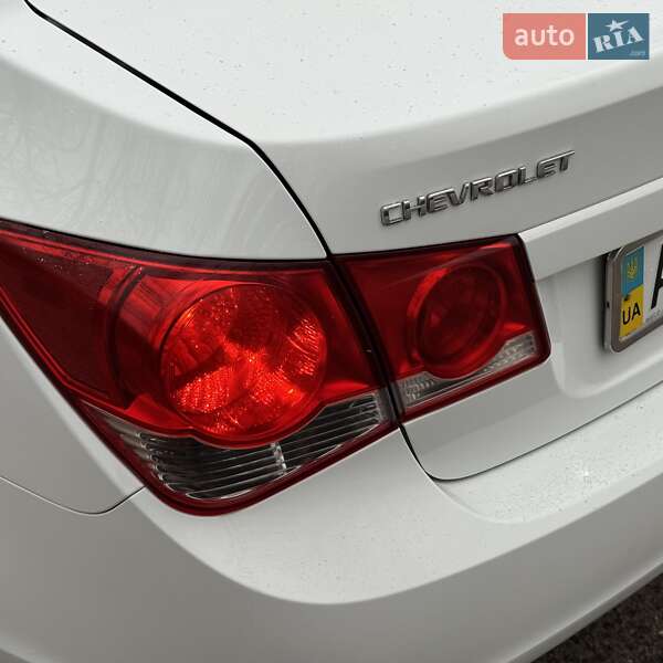 Седан Chevrolet Cruze 2011 в Дніпрі