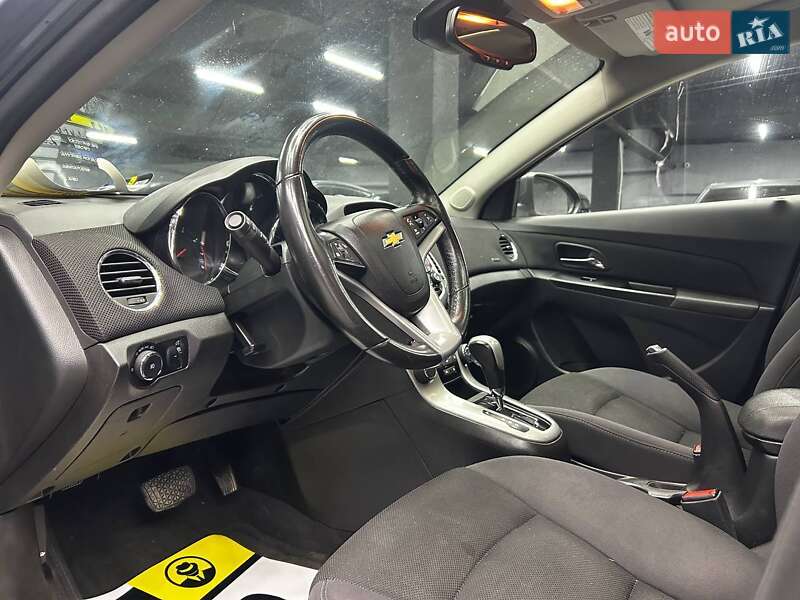 Седан Chevrolet Cruze 2013 в Чернівцях