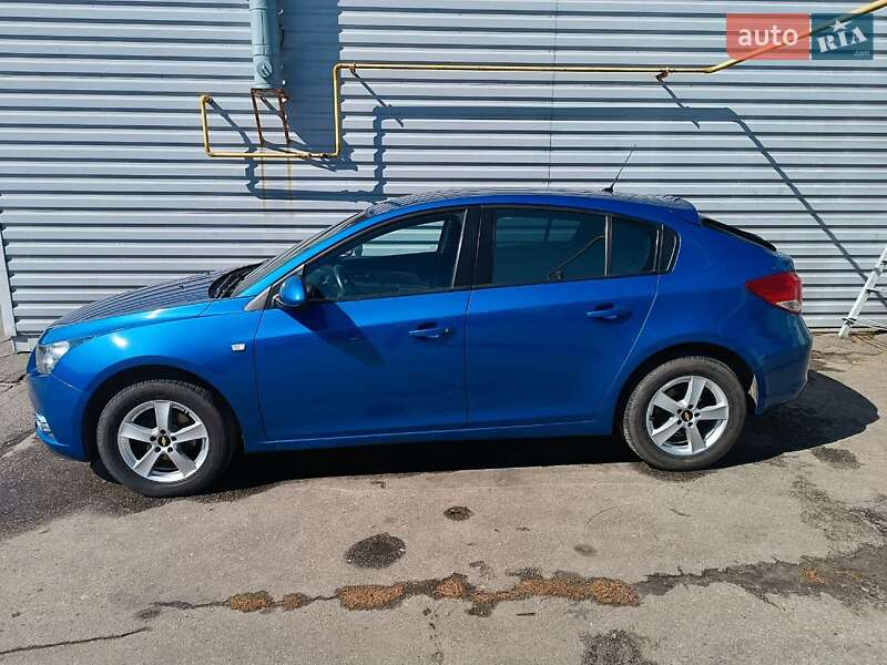 Хэтчбек Chevrolet Cruze 2011 в Полтаве
