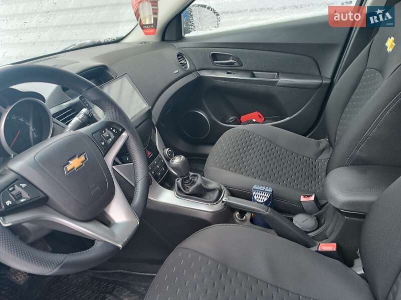 Хэтчбек Chevrolet Cruze 2011 в Полтаве