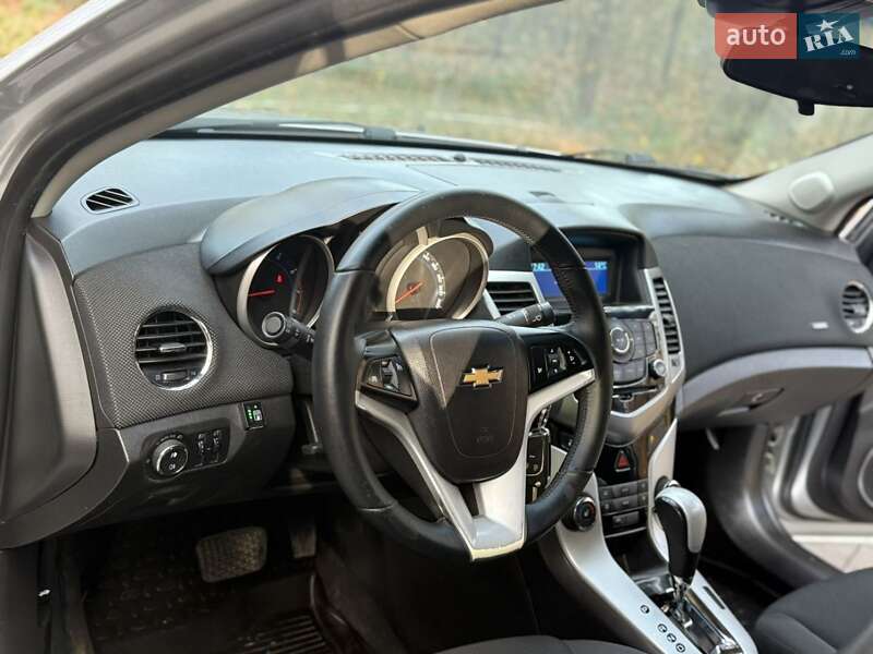 Седан Chevrolet Cruze 2012 в Нововолинську