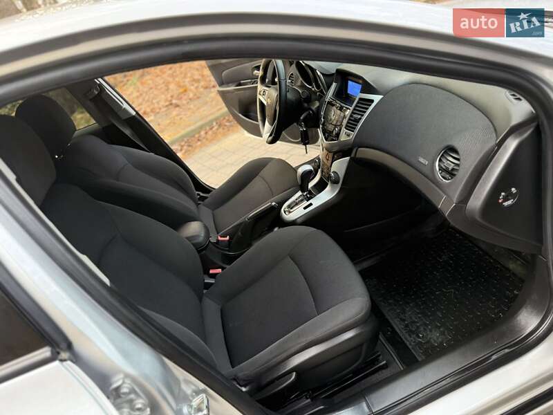 Седан Chevrolet Cruze 2012 в Нововолинську