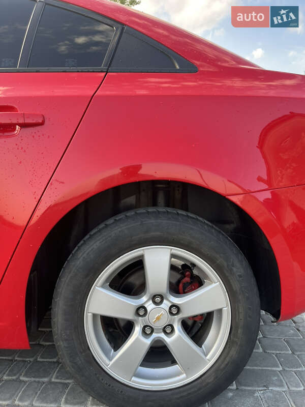 Седан Chevrolet Cruze 2010 в Дрогобичі