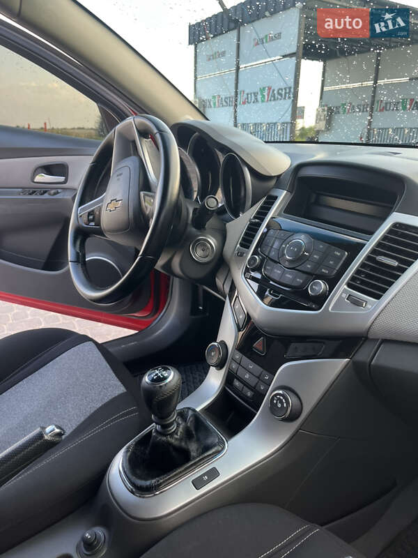 Седан Chevrolet Cruze 2010 в Дрогобичі