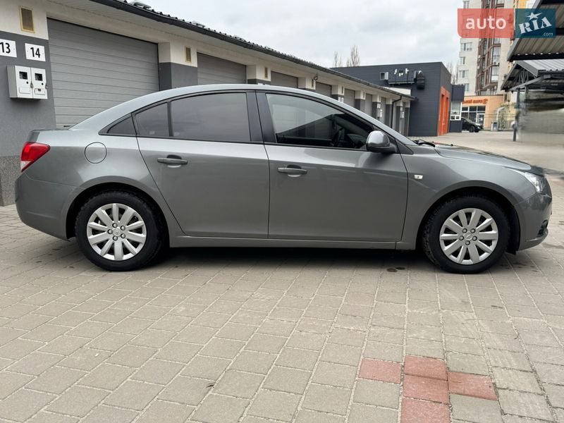 Седан Chevrolet Cruze 2011 в Житомире