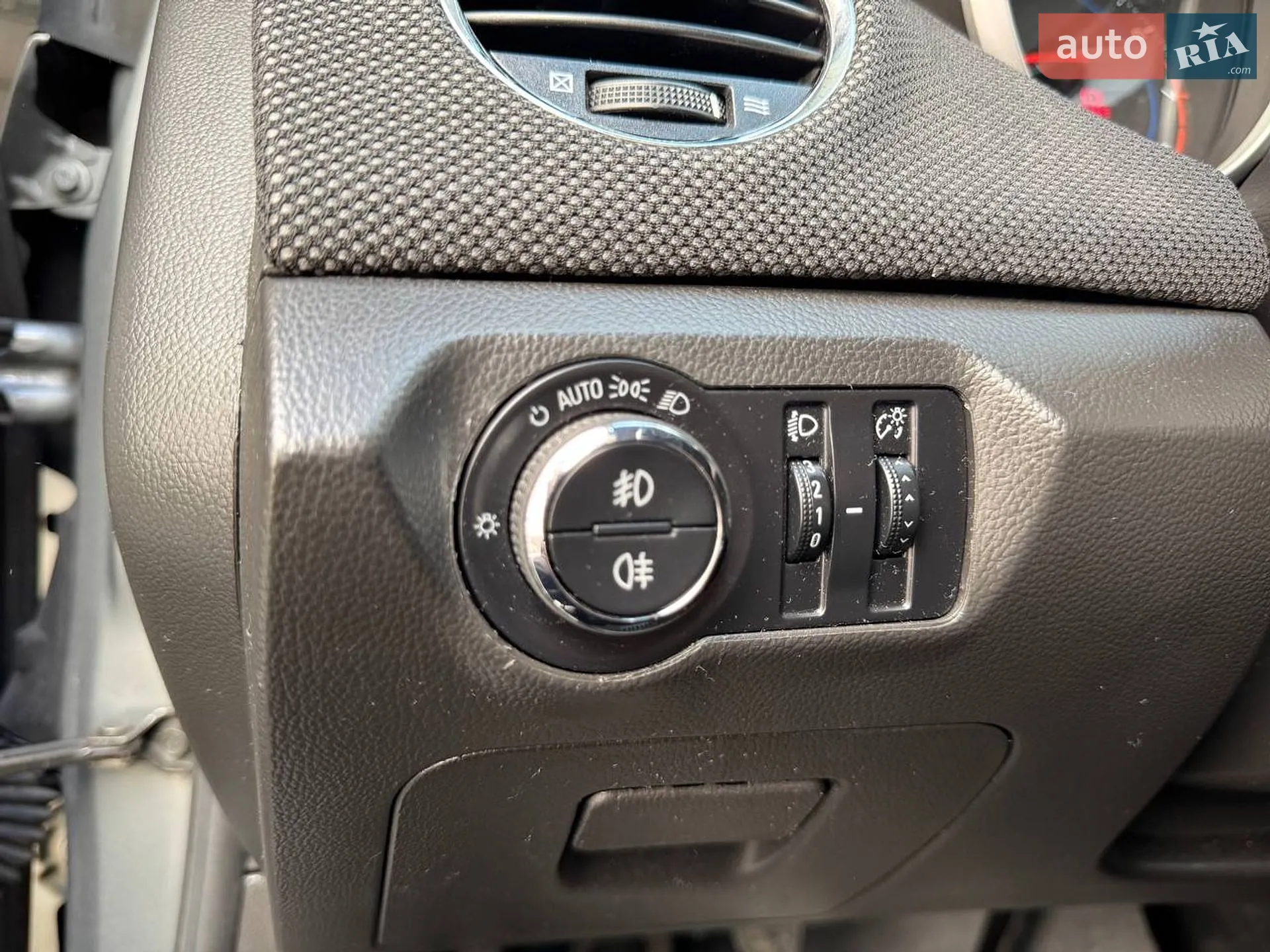 2011 Chevrolet Cruze - мініатюра 19
