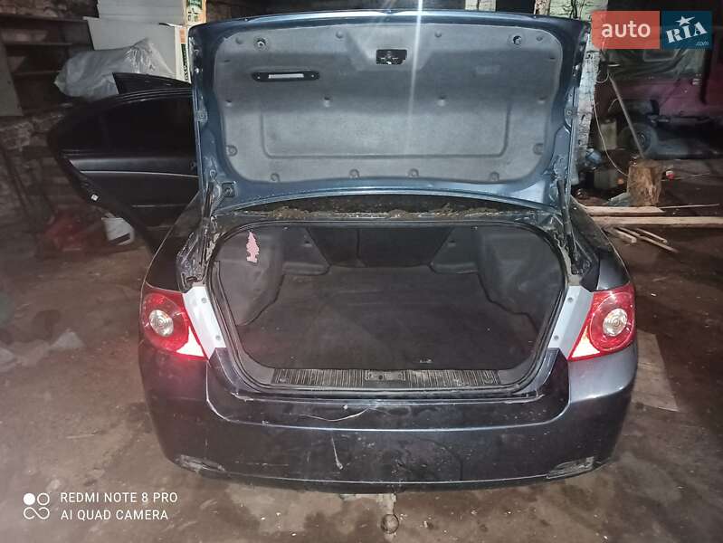 Седан Chevrolet Epica 2007 в Змиеве