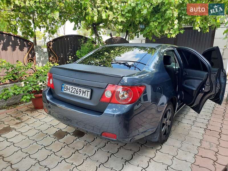 Седан Chevrolet Epica 2006 в Ізмаїлі