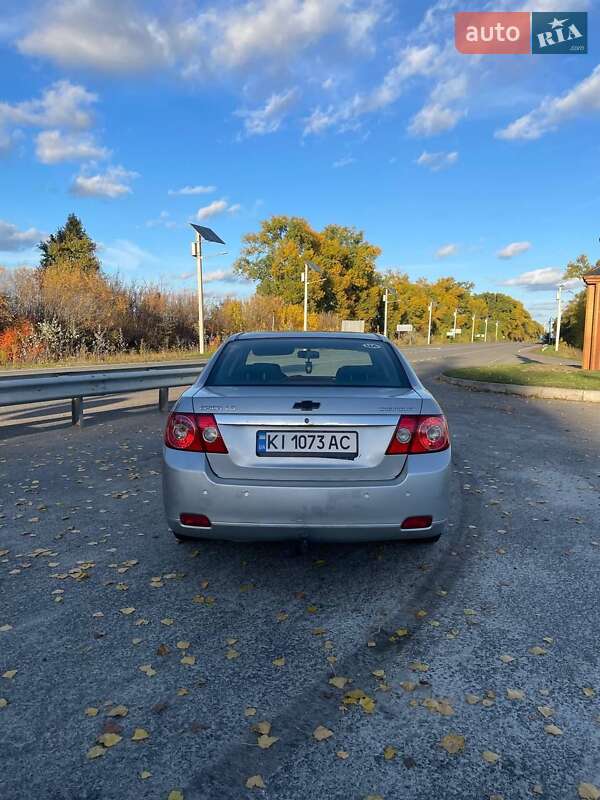 Седан Chevrolet Epica 2008 в Ромнах