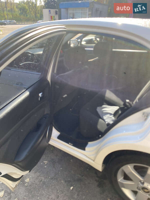 Седан Chevrolet Epica 2008 в Киеве фото 10 Седан Chevrolet Epica 2008 в Киеве