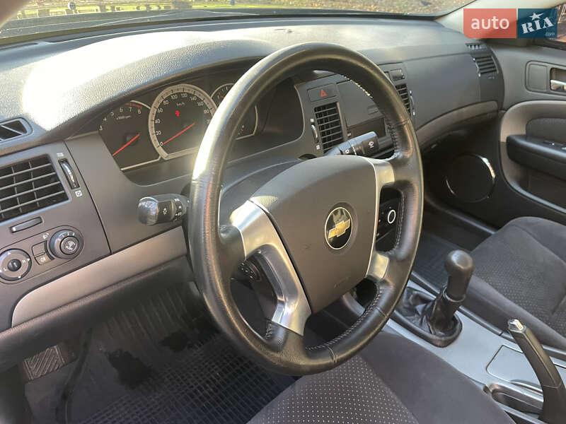 Седан Chevrolet Epica 2008 в Киеве фото 40 Седан Chevrolet Epica 2008 в Киеве