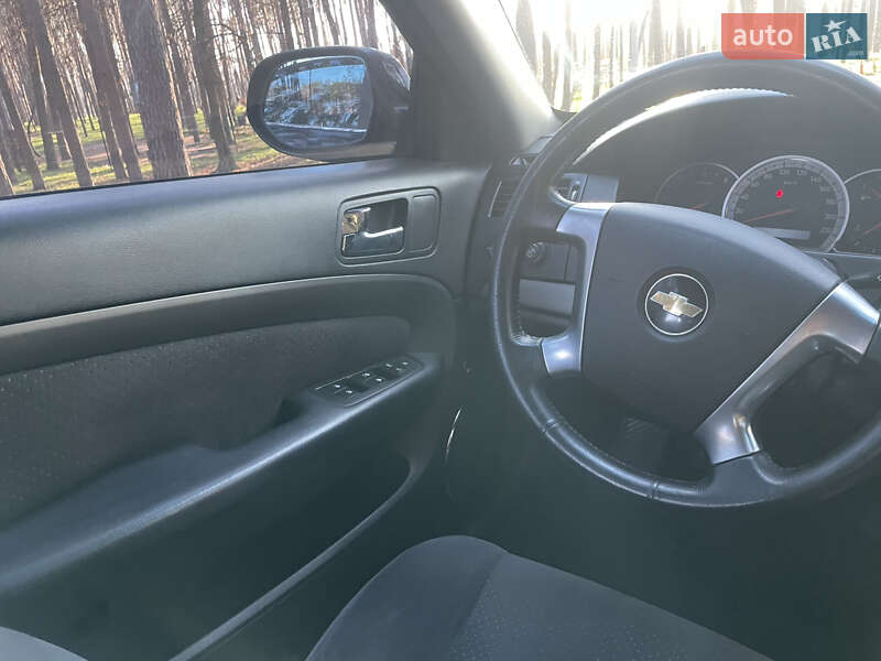 Седан Chevrolet Epica 2008 в Киеве фото 55 Седан Chevrolet Epica 2008 в Киеве