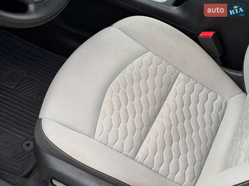 Внедорожник / Кроссовер Chevrolet Equinox 2019 в Кривом Роге