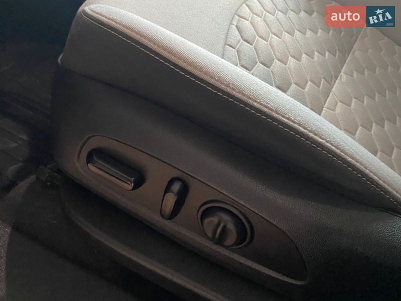 Внедорожник / Кроссовер Chevrolet Equinox 2019 в Кривом Роге