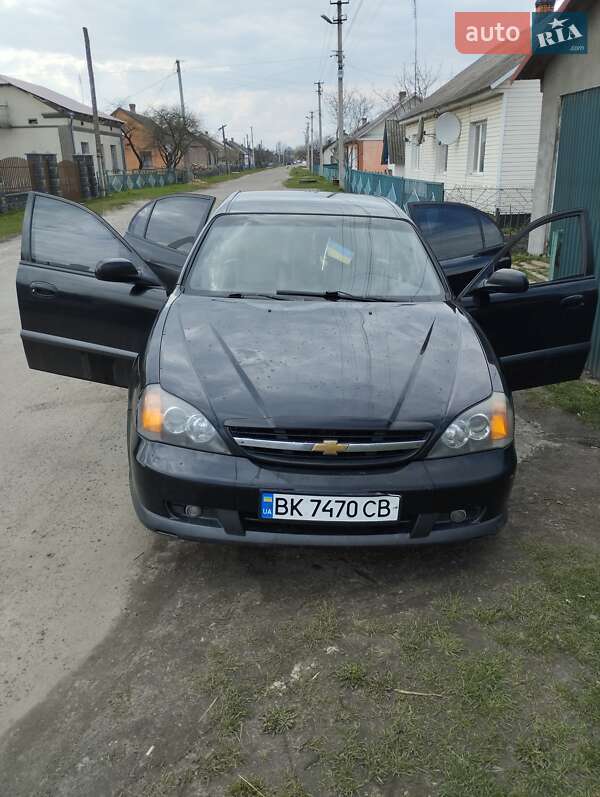 Седан Chevrolet Evanda 2005 в Владимирце