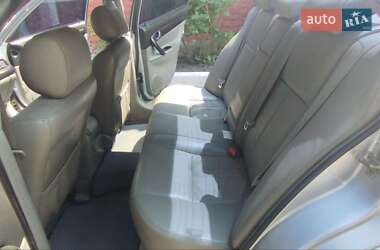 Седан Chevrolet Evanda 2004 в 
