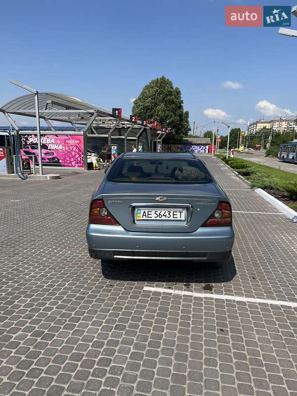 Седан Chevrolet Evanda 2005 в Днепре