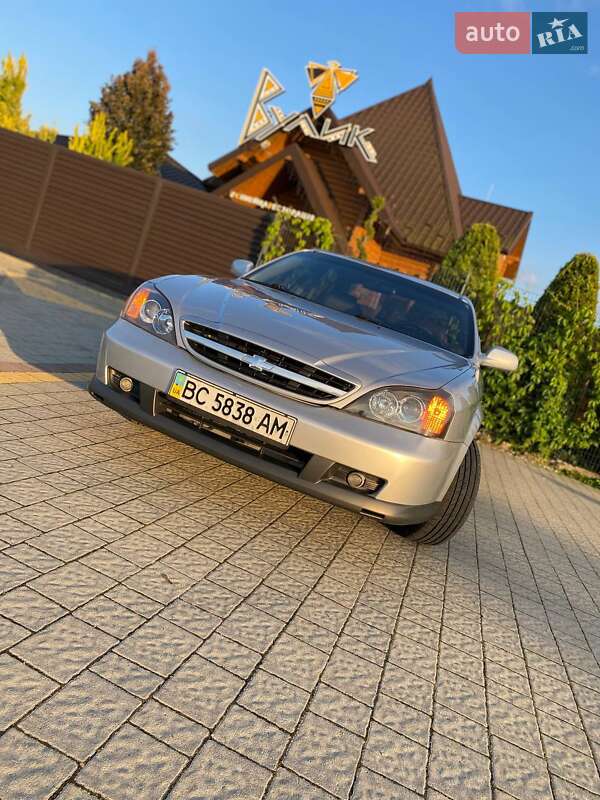 Седан Chevrolet Evanda 2005 в Стрые