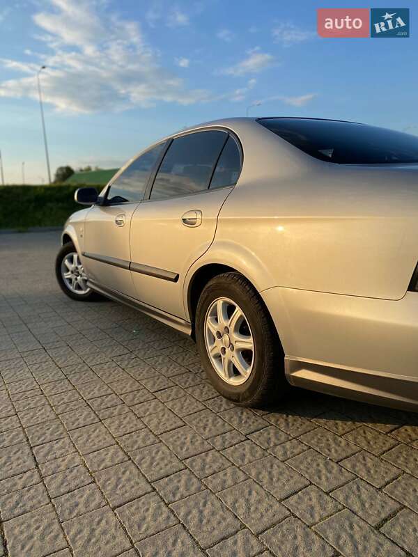 Седан Chevrolet Evanda 2005 в Стрые